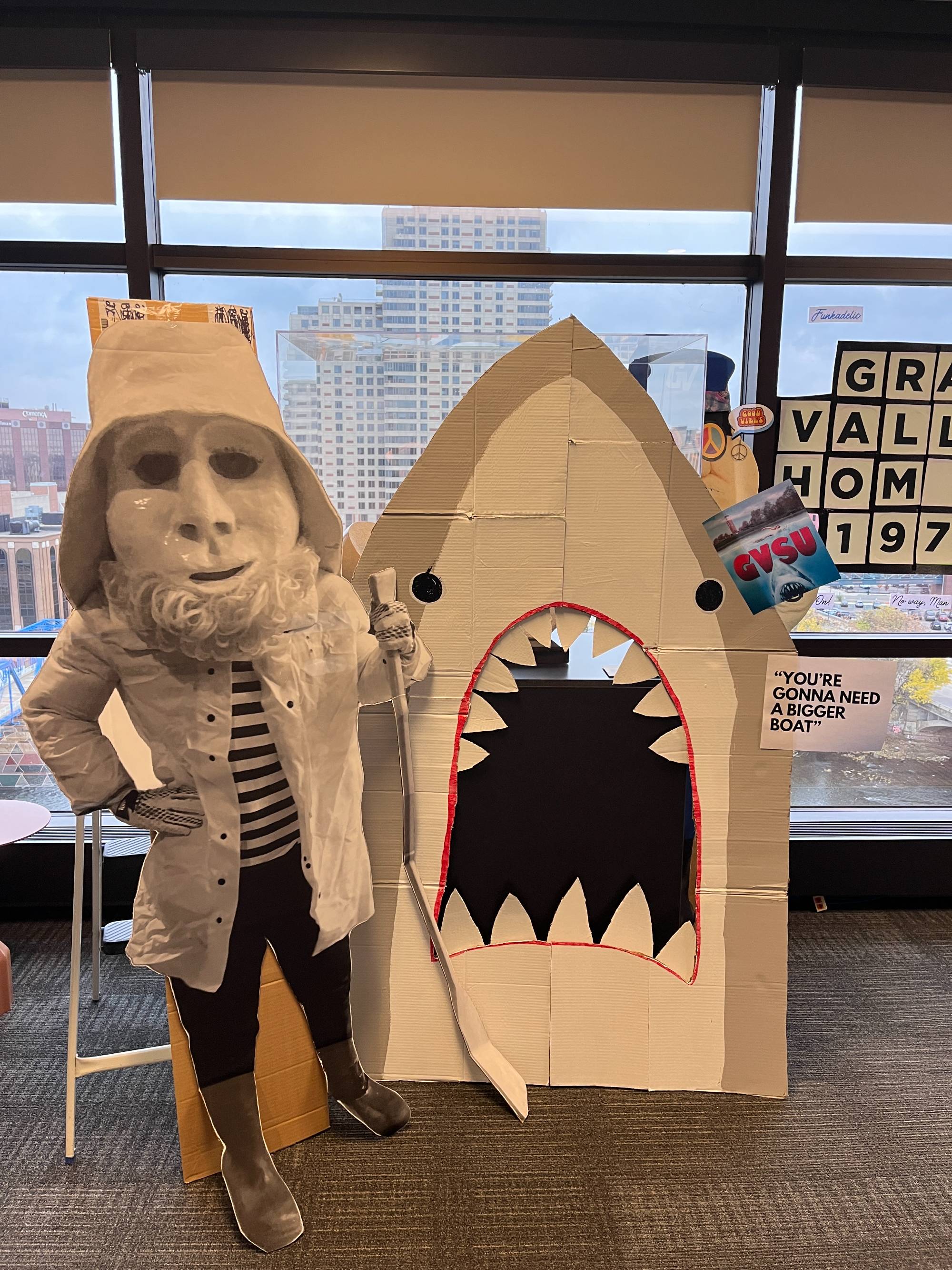 Institutional Advancement Homecoming decoration, Jaws tribute
